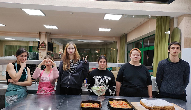 РЕЦЕПТЫ «КЛУБА ДОМАШНЕЙ ЕДЫ»: МЯСО ПО-ФРАНЦУЗСКИ 07.04.25